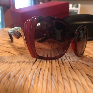 Ferragamo sunnies
